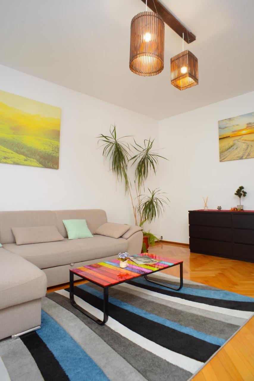 Sunshine Apartment Brasov Exterior photo